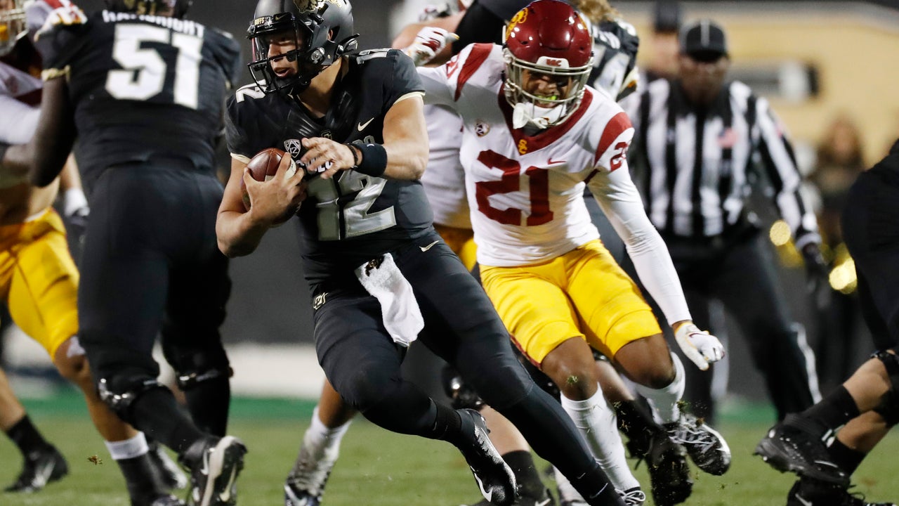 USC roars to a 35-31 comeback win over Colorado